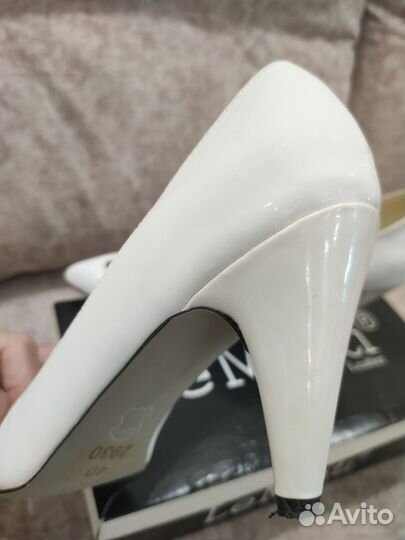Туфли женские 40 размер белые
