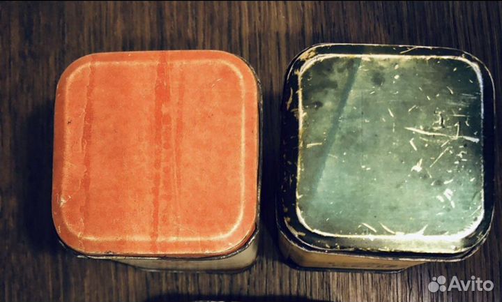 Жестяная банка от чая