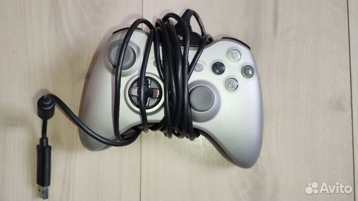 Xbox 360 с Kinect + 3 джойстика и Joy Ride