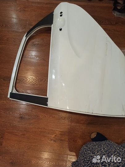 Продается задняя левая дверь на Весту,белого цвета