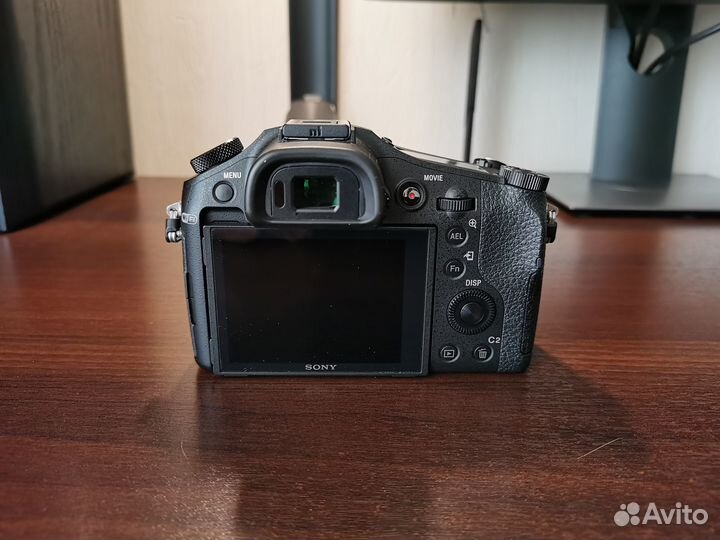 Sony Cyber-shot DSC-RX10M2