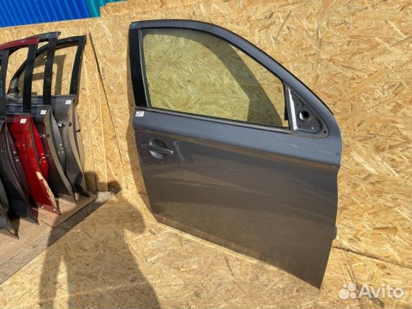 Передняя правая дверь