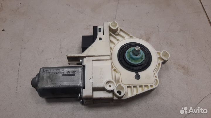 Моторчик стеклоподъемника передний левый Audi Q7