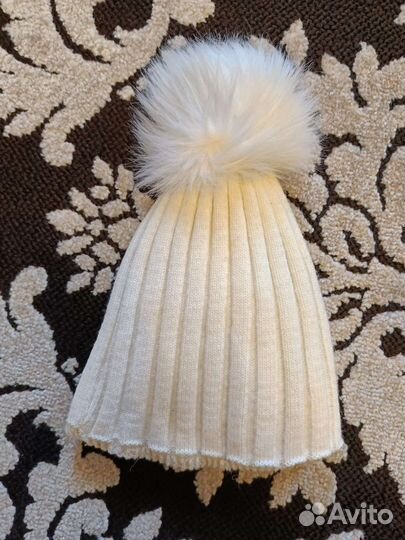 Зимняя женская шапка