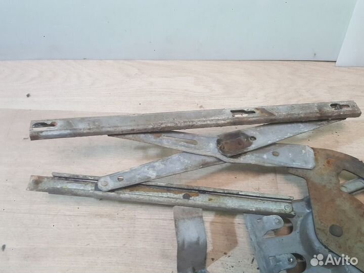 Электростеклоподъемник передний левый Chrysler Lhs