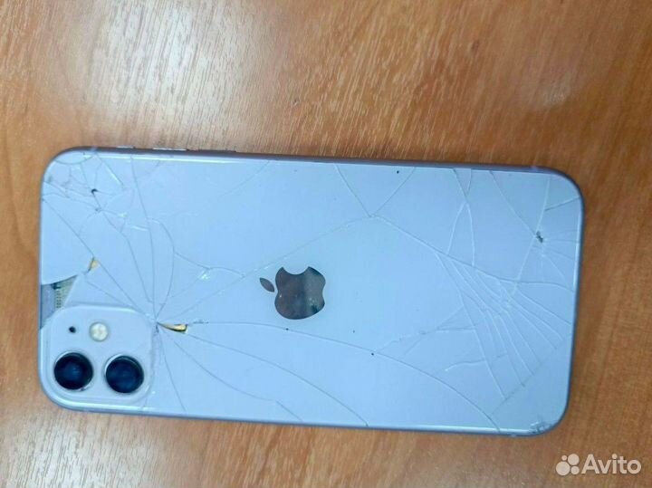 iPhone 11, 64 ГБ