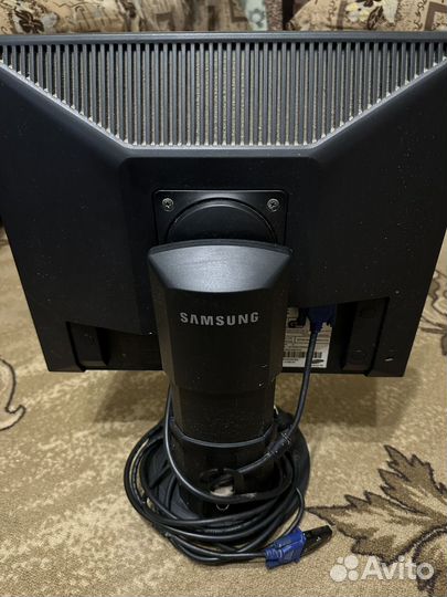 Монитор Samsung