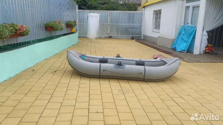 Лодка надувная резиновая весельная