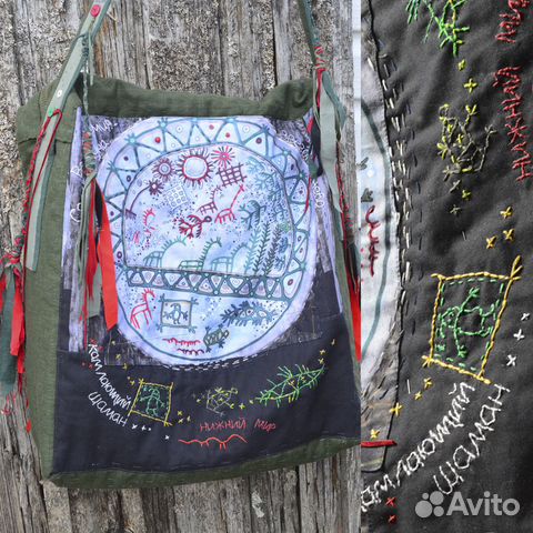 Сумка для бубна с вышитыми кириллическими буквами