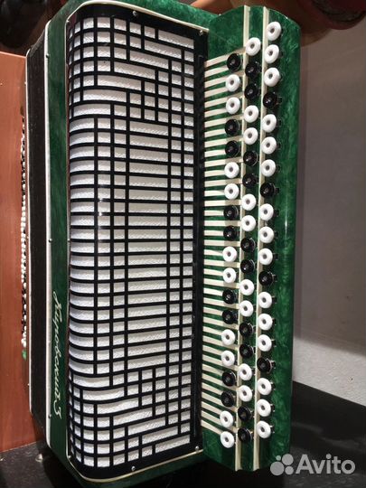 Баян Кировский 3