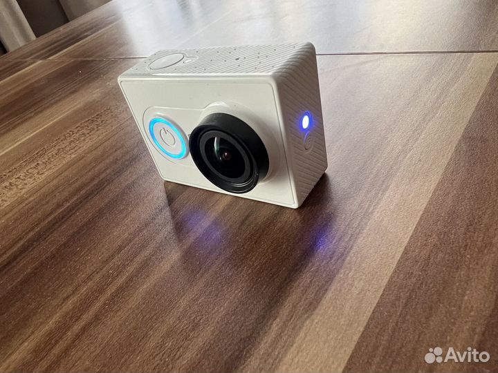 Экшн камера Xiaomi YI