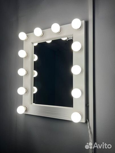Гримерное зеркало с лампочками бу