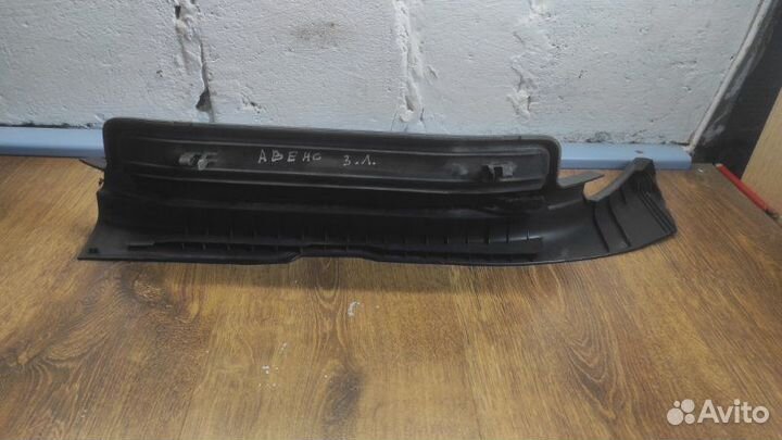 Накладка на порог салона задняя левая Toyota