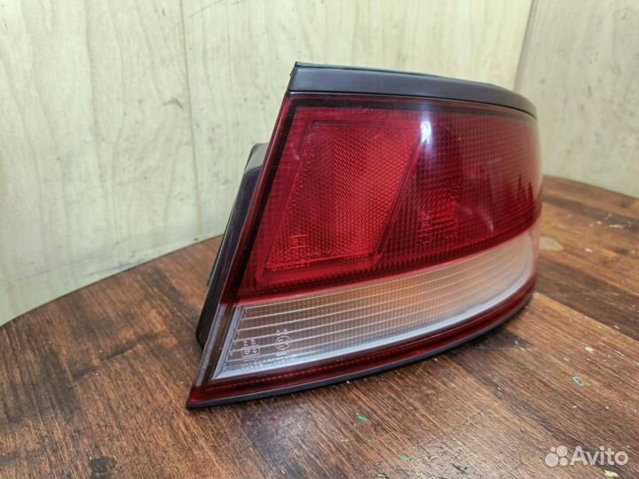 Фонарь задний правый Mitsubishi Galant 7 седан