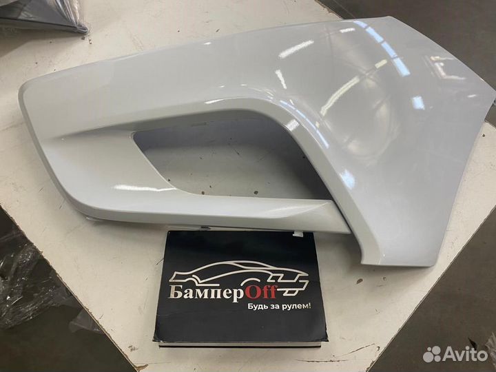 Накладка бампера Vesta SW cross белая левая