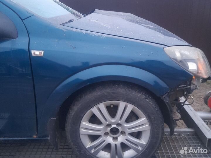 Крыло переднее правое на Opel astra h