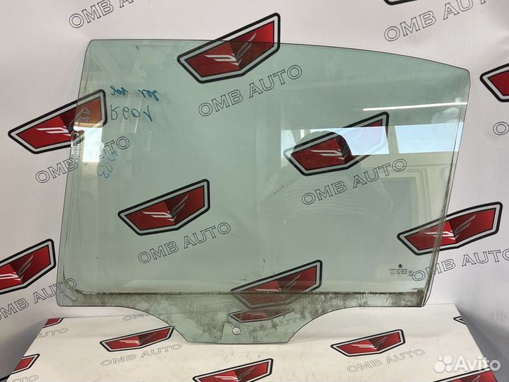 Стекло двери задней левой Шкода Октавия А5