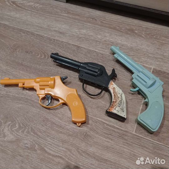 Игрушка пистолет СССР