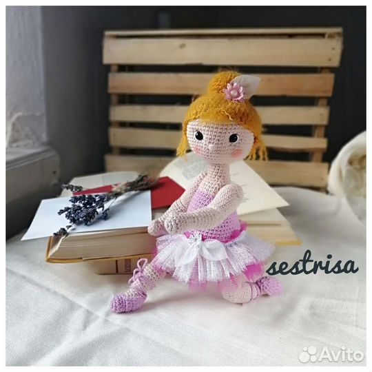 Вязаная кукла балерина ручной работы