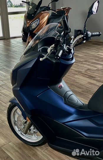 Скутер Vento PCX