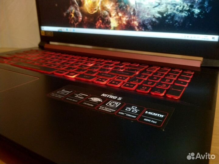 Большой мощный игровой ноутбук Acer nitro