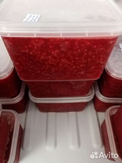 Ягода малина, клубника, смородина, калина сироп