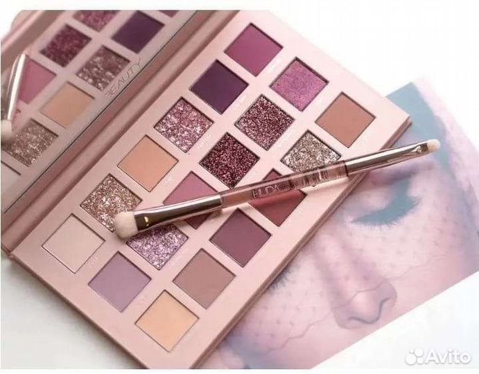 Палетка теней huda beauty