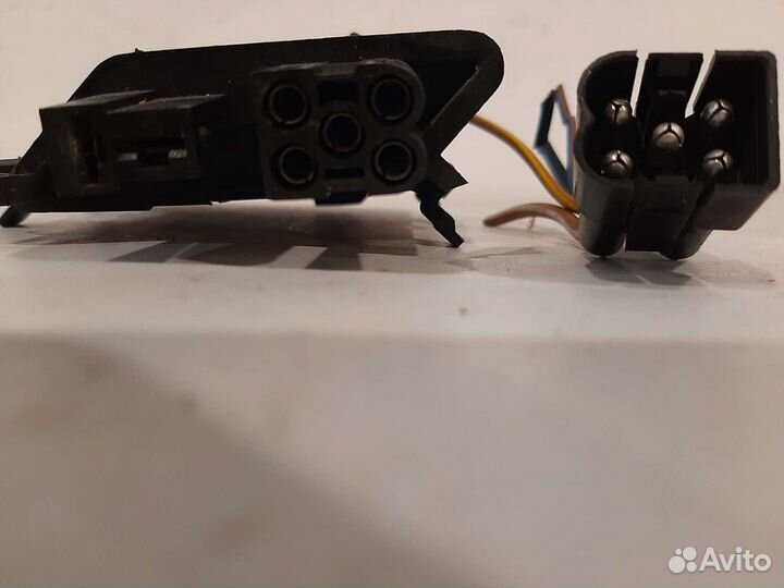 Резистор печки Ауди 80 Б4 Audi 80 B4