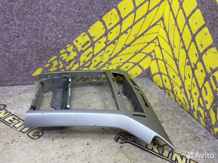 Рамка магнитолы накладка серебристый Астра Astra h