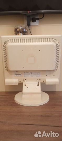 Монитор NEC MultiSync