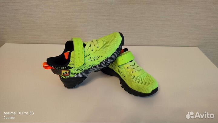 Детские кроссовки