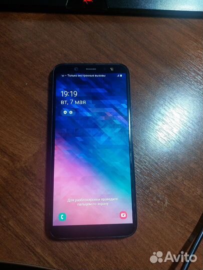 Samsung Galaxy A6, 4/32 ГБ