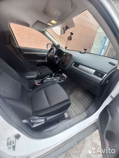 Mitsubishi Outlander 2.0 CVT, 2014, 73 000 км