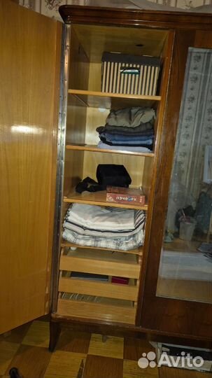 Шкаф распашной с зеркалом бу