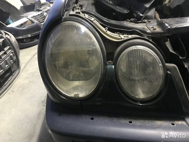 Фара правая Mercedes w210 Ксенон Дорест