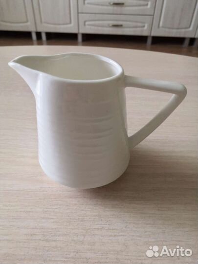 Посуда Молочник