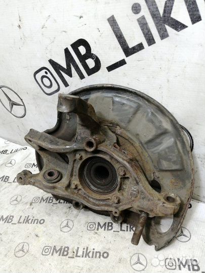 Кулак задний правый Mercdes W221 W216