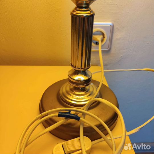 Лампа настольная