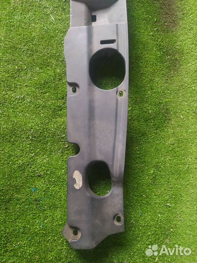 Накладка замка капота Honda Cr-V RD7 K24A 2006