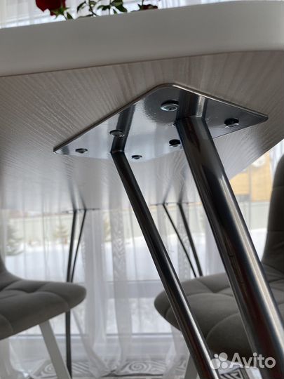 Кухонный стол