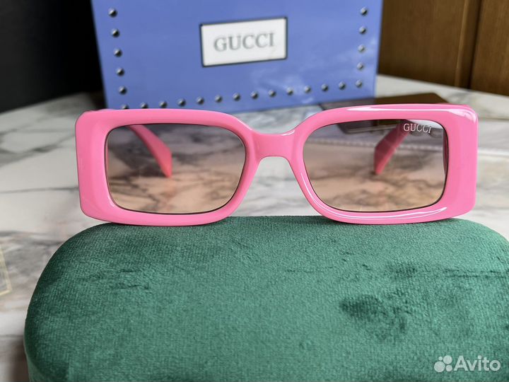 Солнечные очки Gucci
