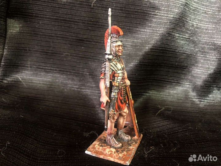 Оловянная фигурка. Римский легионер