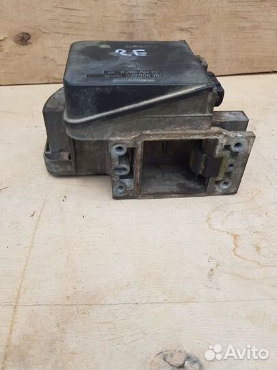 Датчик расхода воздуха (массметр) Volkswage Golf 3