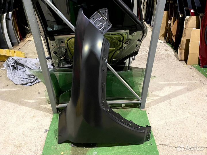 Крыло переднее правое Toyota Land Cruiser 300