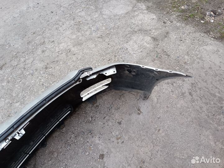 Бампер передний toyota avensis 250