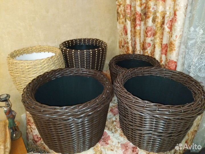 Кашпо из искусственного ротанга