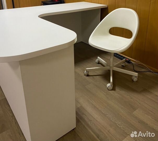 Стол офисный угловой