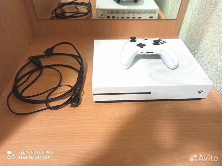 Xbox One S 500gb с дисководом