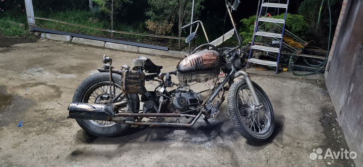 Мотоцикл под безумный макс