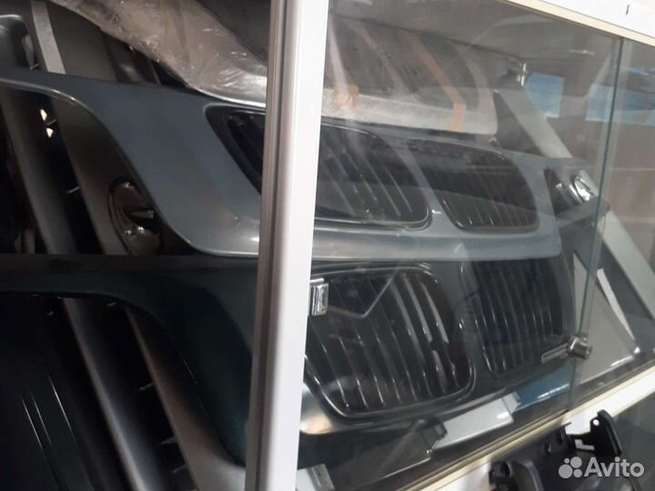 Решётка радиатора 2110. Новая заводская и Аля BMW